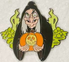 66759 - Halloween 2023 Limited Edition Disney Villains Pin - Old Hag alternate image