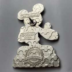 50676 - InspEARations Statue Cast Exclusive Mystery Collection - Black & White Mickey With his Right Hand Out - Walt Disney World alternate image