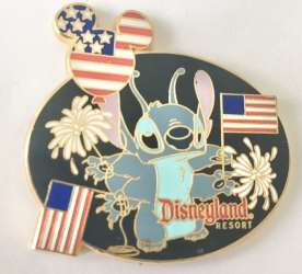 4th of July/Independence Day - Stitch - Fourth of July with flags and fireworks - DLR
