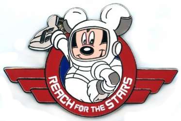 'Disney Store Cast Member Exclusives - Mickey Mouse Reach for the Stars Cast Award - DSUK'