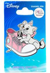 67633 - Pink A La Mode (PALM) Exclusives - Marie playing with sneaker - Disney Licensed alternate image