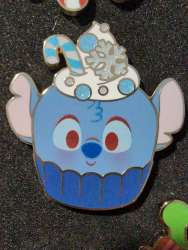 Munchlings Advent Calendar 2023 - Season&#039;s Sweetings - Stitch Snowflake Cupcake - MLT