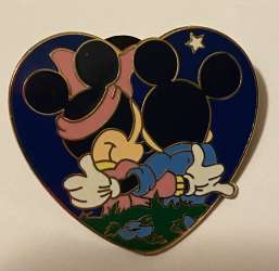 23691 - Cast Lanyard Collection II: Sweetheart Hearts - Mickey and Minnie Stargazing - Walt Disney World alternate image