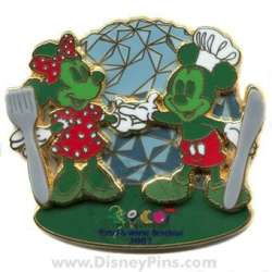'EPCOT International Food &amp; Wine Festival 2007 - Mickey and Minnie Topiaries - WDW'