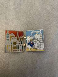 67984 - Disneyland Stained Glass Attraction Storybook Series - it's a small world - Theme Park Cast Member Exclusive alternate image