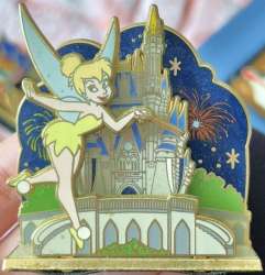 70986 - Pin of the Month - 3D Attraction Diorama Series - Cinderella's Castle - Walt Disney World alternate image