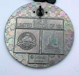 70892 - Dateline: Disneyland 1955 - Press Pass Mystery Set - Mr. Toad - Disneyland Resort alternate image