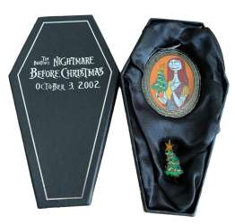 69476 - Haunted Mansion Holiday 2003 - Sally's Christmas Tree - Disneyland Resort alternate image