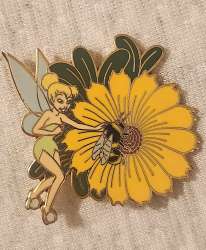 69808 - May Flowers Mystery - Tinker Bell Petting Bee on Sunflower - Disney Store US alternate image