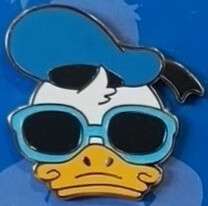 52611 - Mickey & Friends in Sunglasses - Donald Duck alternate image