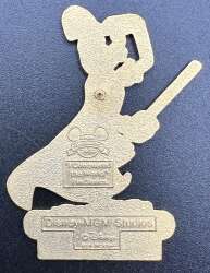 'I Conquered The World Pin Pursuit - Goofy - WDW'