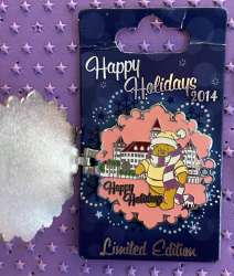 70972 - Resort Holiday Collection 2014: Hinged Snowflakes - Grand Floridian Resort & Spa - Winnie the Pooh - Walt Disney World alternate image