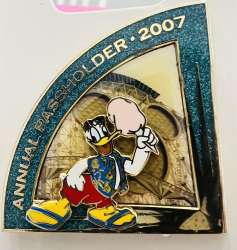 72227 - Annual Passholder 2007 Quadrant - Donald Duck at California Screamin' - Disneyland Resort alternate image