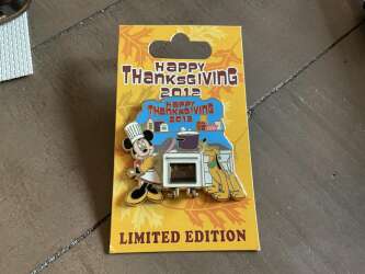 72310 - Thanksgiving - Minnie Mouse and Pluto alternate image