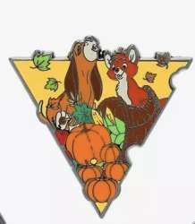 Hot Topic - Disney Animal Holiday Mystery Set - Copper and Tod on Thanksgiving - LFLY