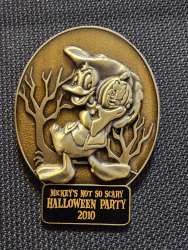 72840 - Mickey's Not So Scary Halloween Party (MNSSHP) 2010 - Musketeer Donald - Walt Disney World alternate image