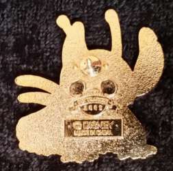 6309 - Stitch Deluxe 8-pin Lanyard Set - Alien Stitch Crawling in Space Suit alternate image