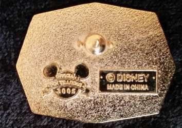 6311 - Stitch Deluxe 8-pin Lanyard Set - StitchTarget alternate image