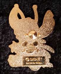 6313 - Stitch Deluxe 8-pin Lanyard Set - Alien Stitch Sitting alternate image