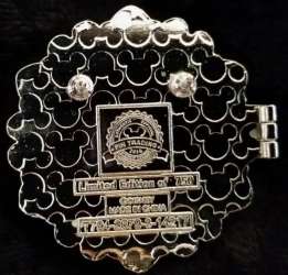 20961 - Resort Holiday Collection 2014: Hinged Snowflakes - Disneyland Hotel - Stitch - Disneyland Resort alternate image