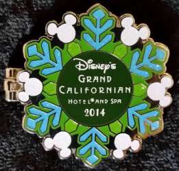 20962 - Resort Holiday Collection 2014: Hinged Snowflakes - Grand Californian Hotel & Spa - Bambi Wreath - Disneyland Resort alternate image