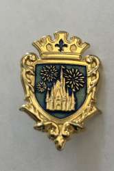 Tokyo Disneyland Sleeping Beauty Castle Gold Crest Shield
