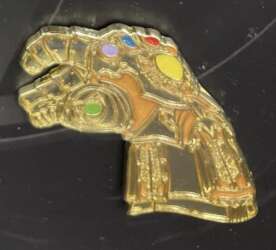 76550 - Avengers Endgame Gauntlet Set - Thanos Infinity Gauntlet - Loungefly alternate image