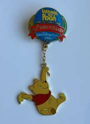 Pooh with Ballon Dangle