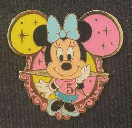 5th Anniversary - Mickey Icon - Minnie Mouse