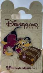 77566 - Characters in Tower of Terror - Bellhop Pluto hauling luggage - Disneyland Resort Paris alternate image