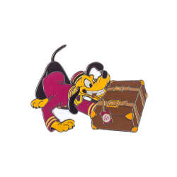 Bellhop Pluto hauling luggage