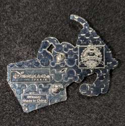 'Characters in Tower of Terror - Bellhop Pluto hauling luggage - DLP'