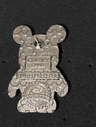 77678 - Vinylmation Mystery Pin Series - Urban #3 - Watermelon Chaser alternate image