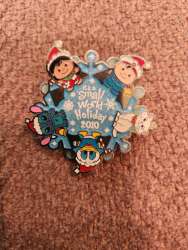 77943 - it's a small world holiday - It's a small world Holiday 2010 Characters - Disneyland Resort alternate image