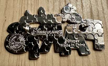 'Disneyland Paris and Eiffel Tower - Nameplate - DLP'