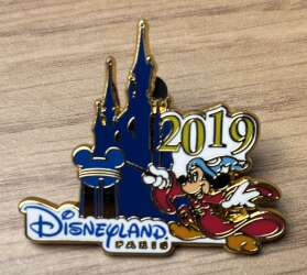 Click to view the Sorcerer Mickey with Castle details