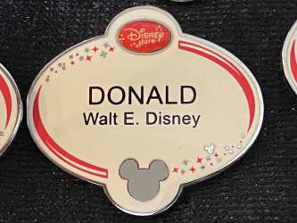 79337 - Disney Store Cast Lanyard Exclusive Name Tags - Disney Store Cast Lanyard Exclusive Name Tags - Donald - Disney Store UK alternate image