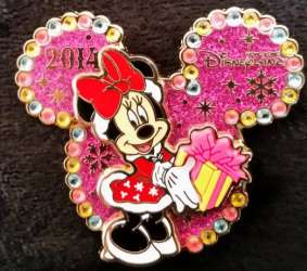 21395 - Christmas 2014 - Mickey Icon Holiday - Minnie - Hong Kong Disneyland alternate image