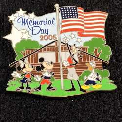 80196 - Memorial Day - 2005 - Mickey & Friends at Mickey's Retreat - Walt Disney World alternate image