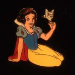 ProPin - Snow White - Sitting Snow White with White Bird on Finger - DLIC
