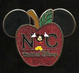 81482 - World Of Disney (NYC) - Mickey Mouse - Big Apple Icon - Disney Store US alternate image