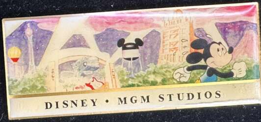 81526 - runDisney: Walt Disney World Marathon Weekend - Walt Disney World 2001 Marathon Boxed Set - Full Set - Walt Disney World alternate image