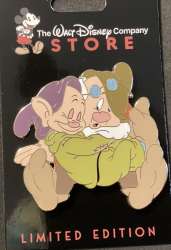 D23 Expo 2024: Hugs are the Best! Collection - Dopey and Doc - DEC