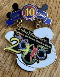 82578 - Disney Pin Trading 10th Anniversary: Decade of Magical Trades - 2000 Millennium Celebration - Celebrate the Future Hand in Hand - Walt Disney World alternate image