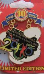 82578 - Disney Pin Trading 10th Anniversary: Decade of Magical Trades - 2000 Millennium Celebration - Celebrate the Future Hand in Hand - Walt Disney World alternate image
