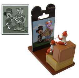 'Trade City, USA - World&#039;s Largest Backer Card Figurine and Pin - WDW'