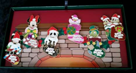 3209 - Happy Holidays 2014 - Stockings Set - Mickey, Minnie, Jack Skellington, Chip & Dale, Cheshire Cat and Jiminy Cricket alternate image