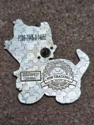 858 - Pinocchio - Figaro Facing Right with Paw Up alternate image