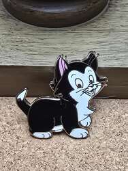 858 - Pinocchio - Figaro Facing Right with Paw Up alternate image