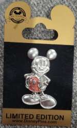 'Gold Card Collection - Sculpted Metal - Mickey in Red Shorts - WDW'